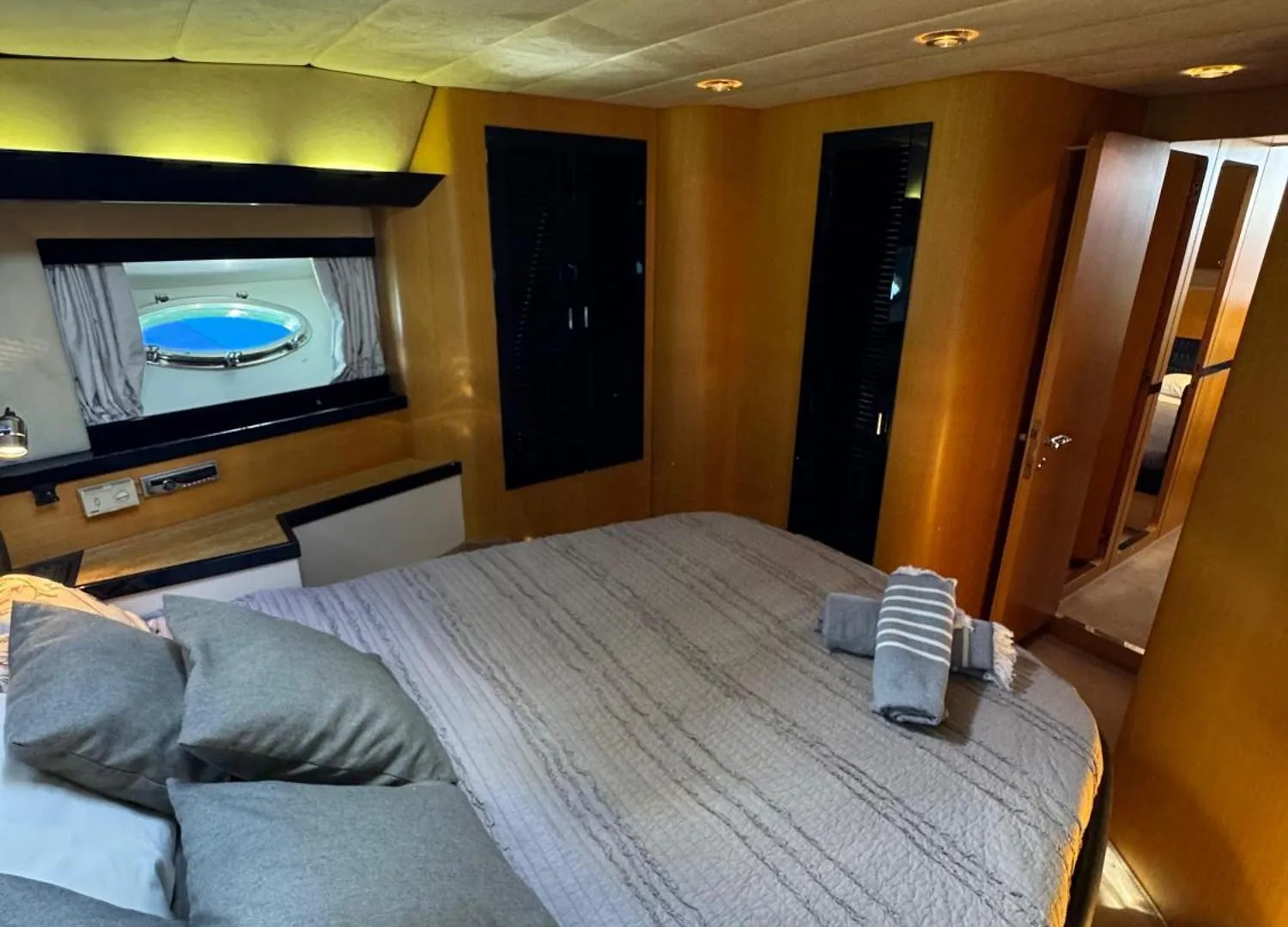 Botel Hotel Yacht Sherte Barcelona Spain